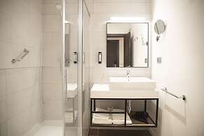 nQn Aparts & Suites Sevilla