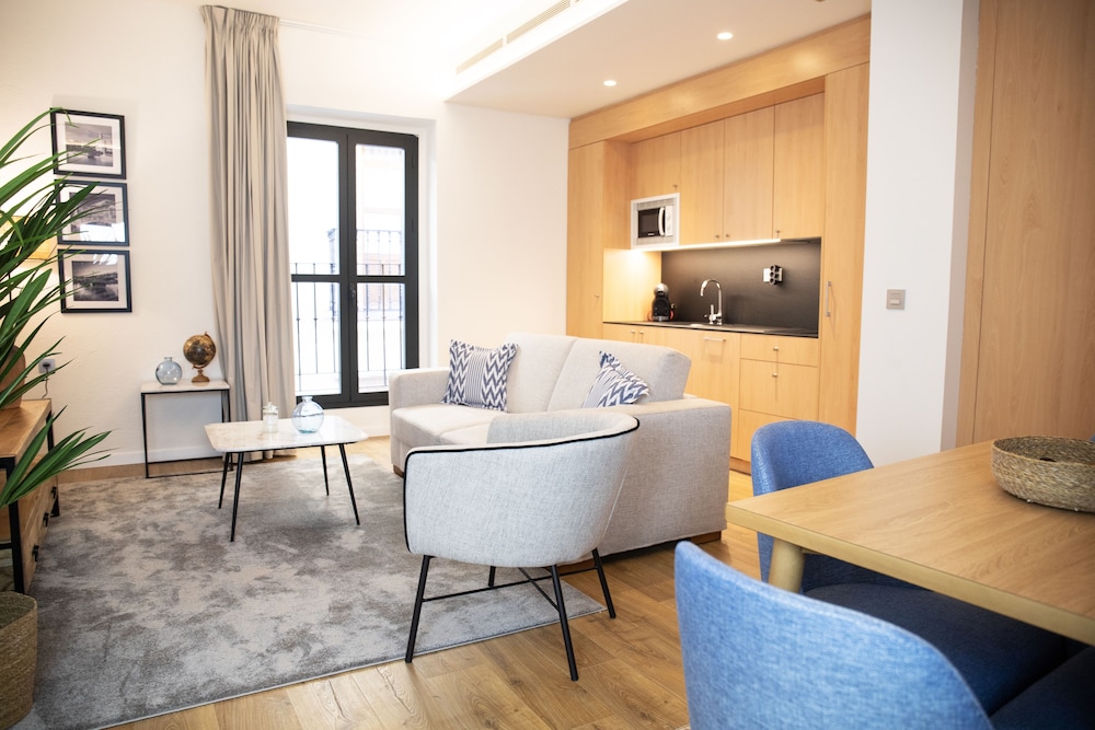 nQn Aparts & Suites Sevilla