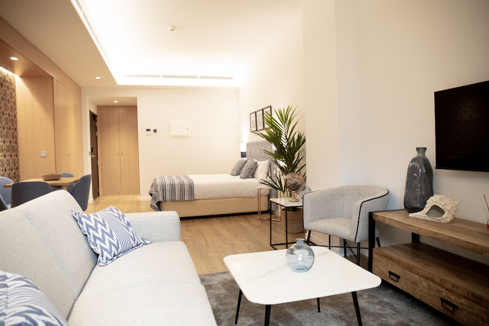 nQn Aparts & Suites Sevilla