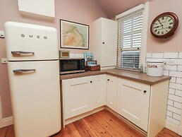Armstrong Cottages No6