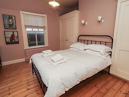 Armstrong Cottages No6