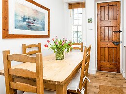 Elliot Cottage