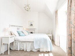 Elliot Cottage