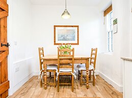 Elliot Cottage