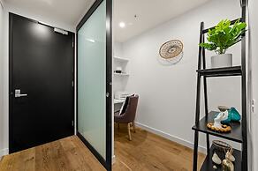StayCentral - Hawthorn East - Study, 2 Car spaces