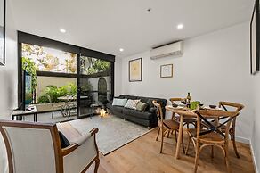 StayCentral - Hawthorn East - Study, 2 Car spaces