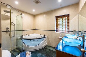 3 BR Pool Villa in Great Location CV3