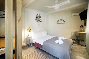 Pefkon Suites