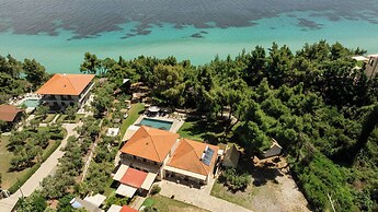 Pefkon Suites