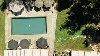 Pefkon Suites