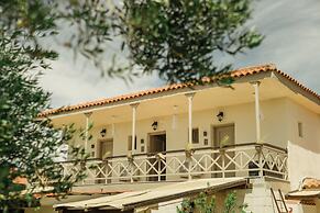 Pefkon Suites