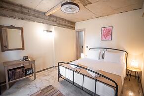 Pefkon Suites