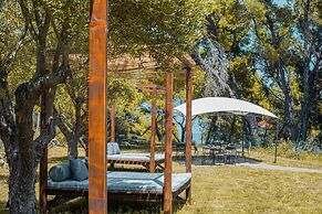 Pefkon Suites