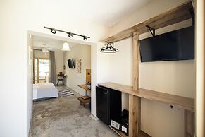 Pefkon Suites