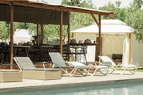 Pefkon Suites