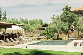 Pefkon Suites