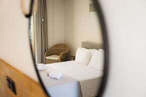 Pefkon Suites