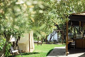 Pefkon Suites