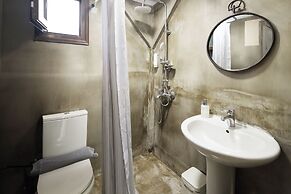 Pefkon Suites