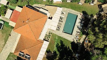 Pefkon Suites