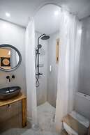 Pefkon Suites
