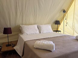 Pefkon Suites