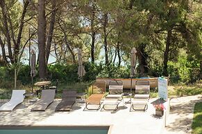 Pefkon Suites