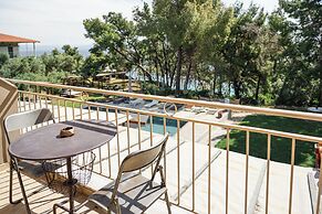 Pefkon Suites