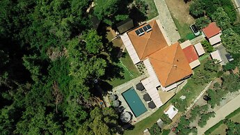 Pefkon Suites