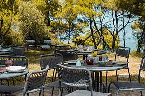 Pefkon Suites
