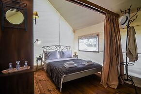 Pefkon Suites