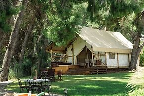 Pefkon Suites