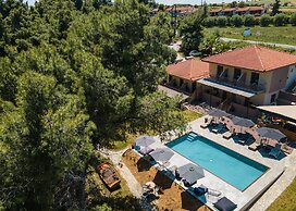 Pefkon Suites