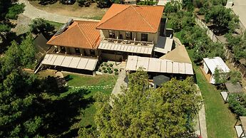 Pefkon Suites