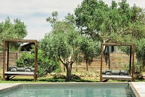 Pefkon Suites