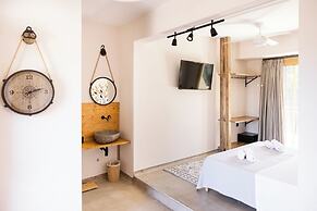 Pefkon Suites