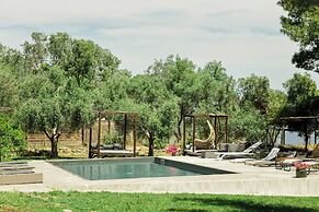 Pefkon Suites
