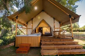 Pefkon Suites