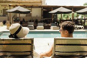 Pefkon Suites