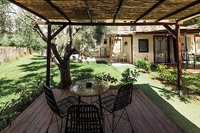 Pefkon Suites