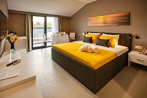 First Joy Hotel