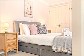 Olive Tale - From 225 Per Night