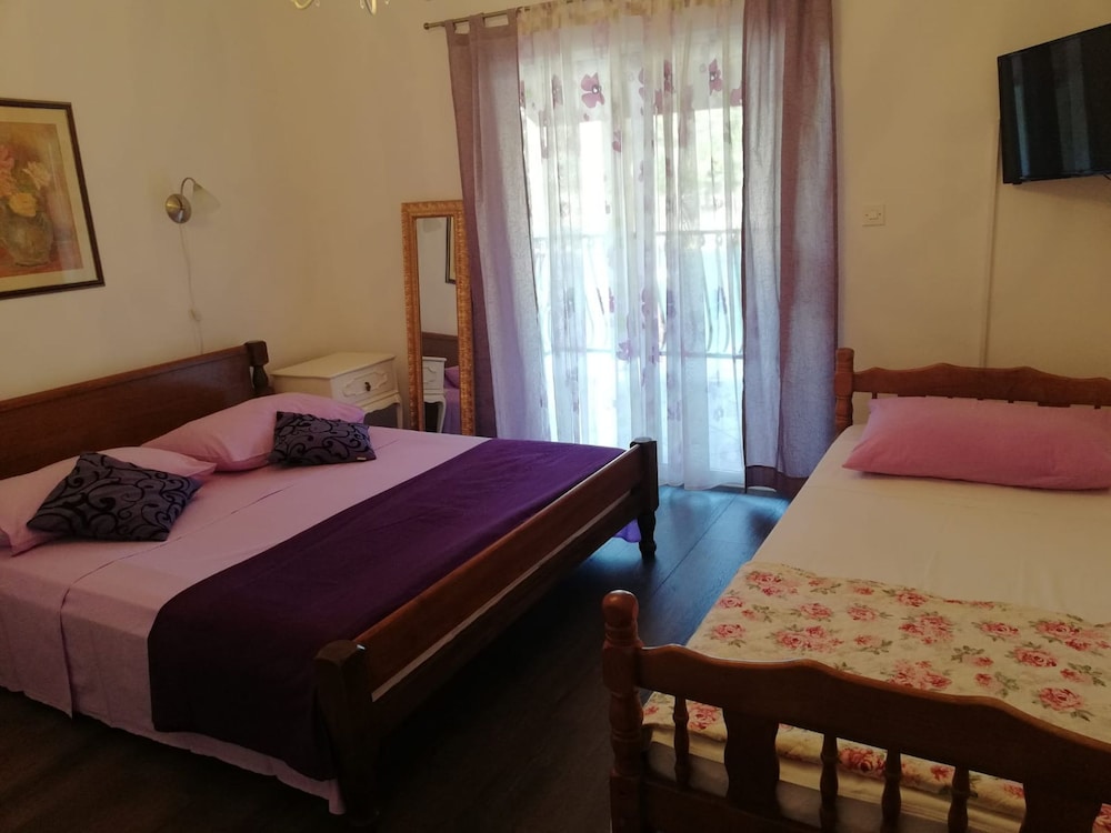 Apartments Rogac