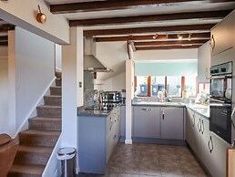 Oak Leaves Cottage