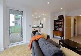 2-bed Apartment Only 15 Mins From Central London