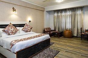 Click Sunburry Hotel Srinagar