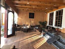 Tsherim Resort