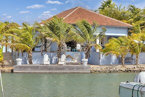 Ocean Breeze Villa with private pool