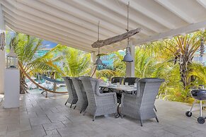 Ocean Breeze Villa with private pool