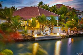 Ocean Breeze Villa with private pool